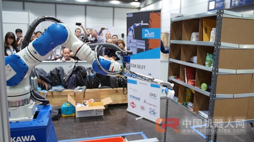 Amazon sorting goods challenge won the championship of single arm robot warehouse member to do 
